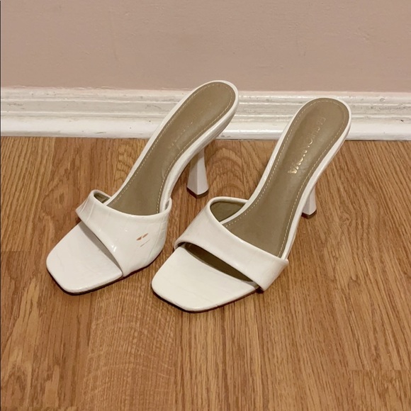 Heels - Picture 2 of 4